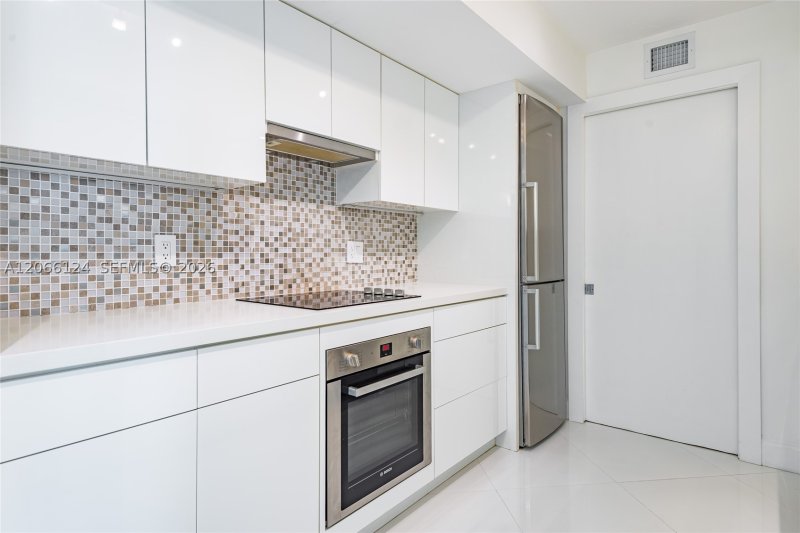 Aluguel de apartamento no The Collins Condo 720