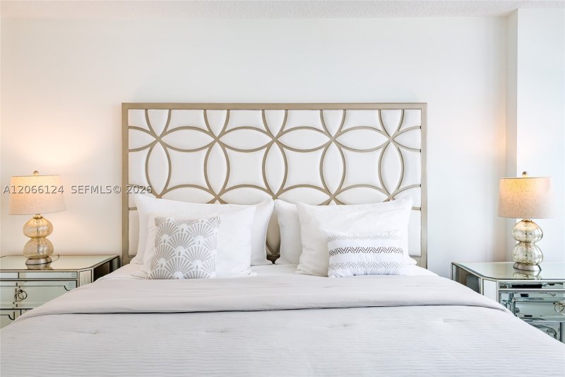 Aluguel de apartamento no The Collins Condo 720