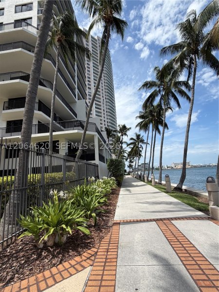 Apartment for rent at Brickell Key Two 617