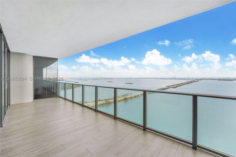 Condo for sale at One Paraiso 4404
