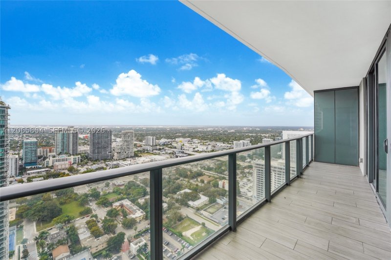 Condo for sale at One Paraiso 4404