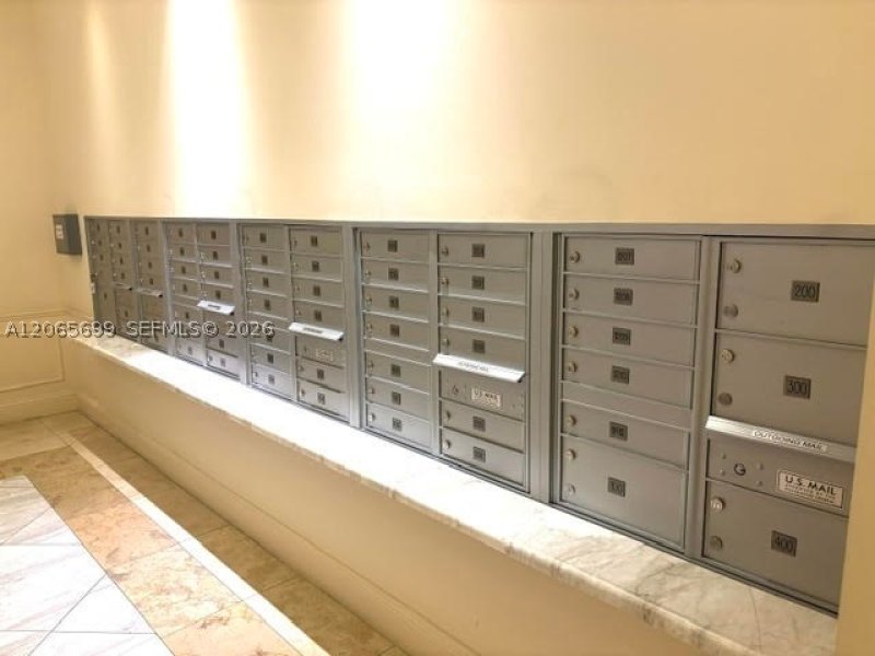 Comprar apartamento en 1300 Ponce 409
