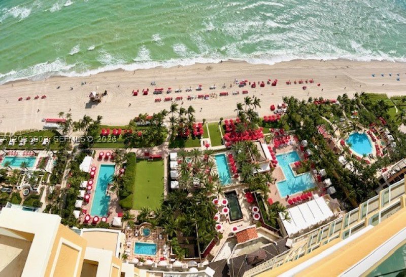 Comprar apartamento no Acqualina Resort & Spa 3206