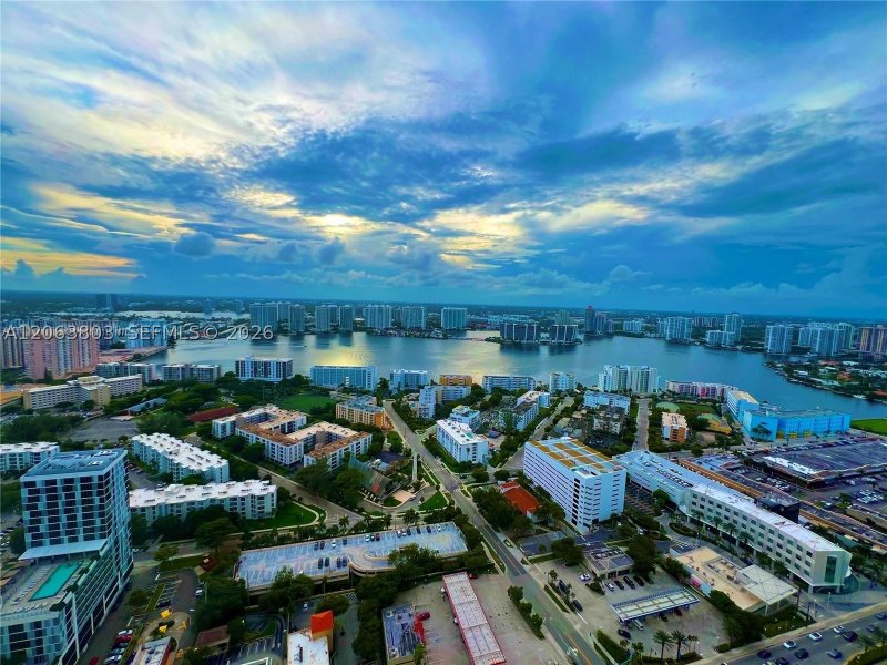 Comprar apartamento no Acqualina Resort & Spa 3206