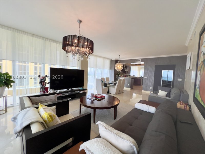 Comprar apartamento no Acqualina Resort & Spa 3206