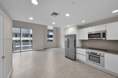 Avenue on Brickell 1060 Tower Apt #815