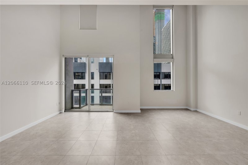 Comprar apartamento no Avenue on Brickell 1060 Tower 815