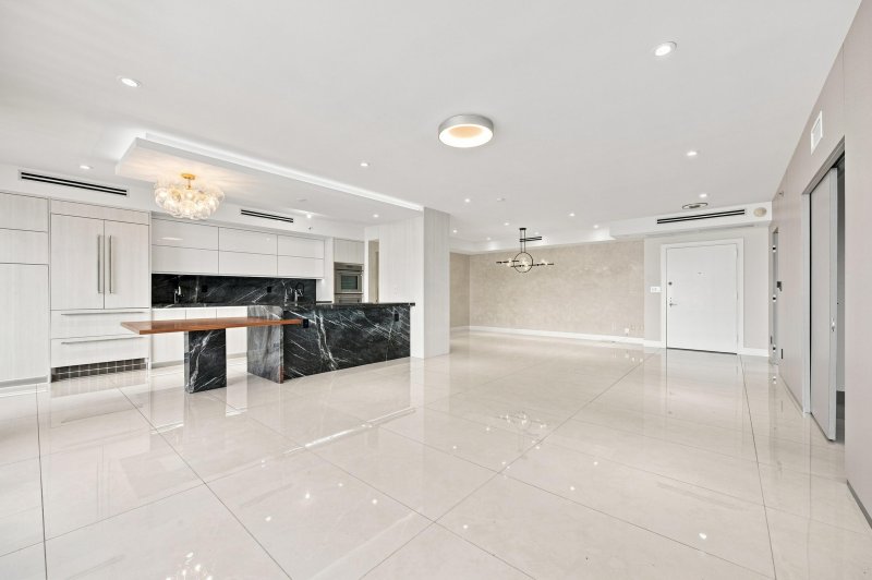 Comprar apartamento no 2000 Williams Island 2905