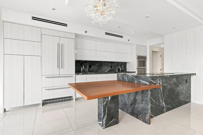 Comprar apartamento no 2000 Williams Island 2905