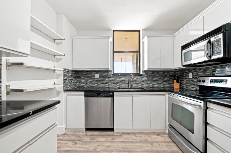 Aluguel de apartamento no Biscayne Cove PH10