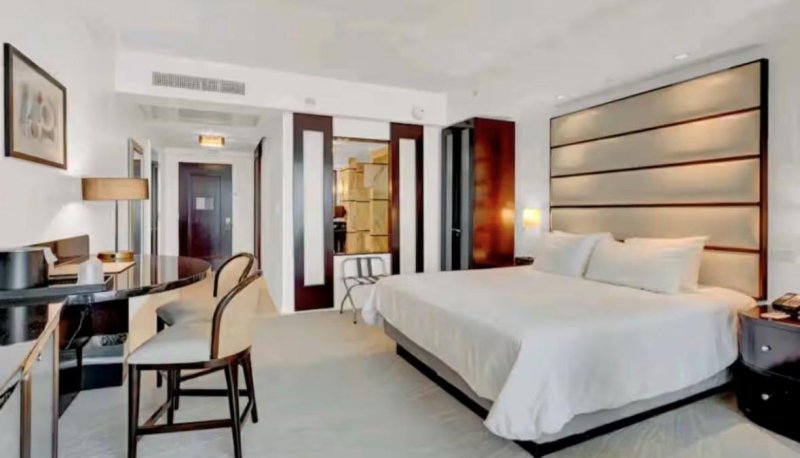 Fontainebleau III Apt #1913