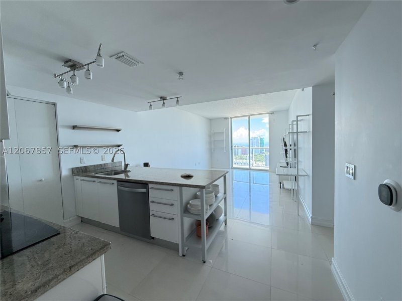 Aluguel de apartamento no Latitude On The River 4010