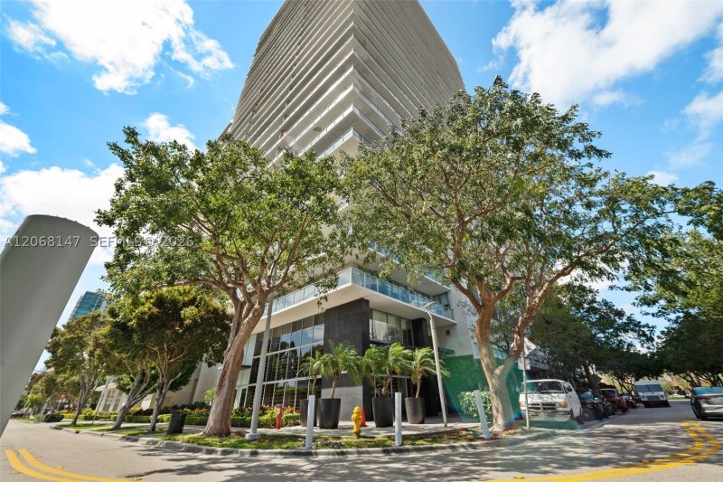 Alquiler de apartamento en Midtown Miami 2 H0302