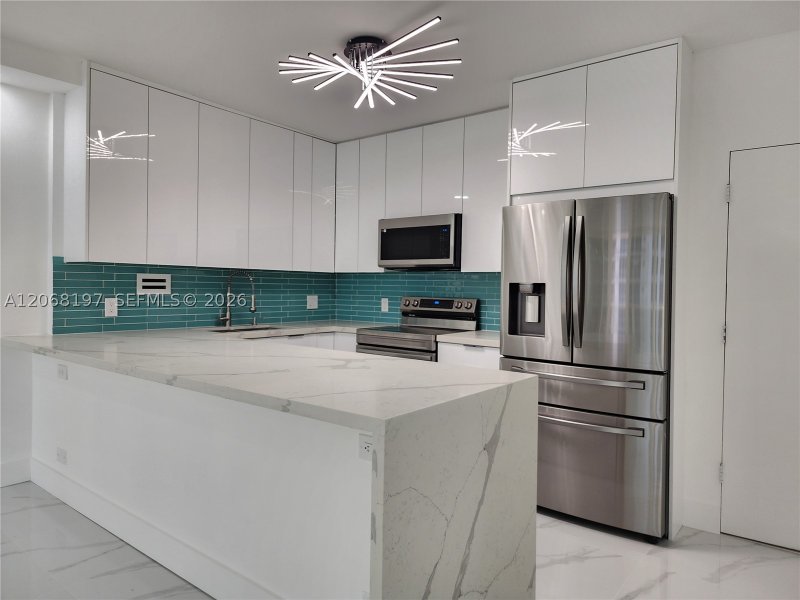 Apartment for rent at Alexander Towers 716