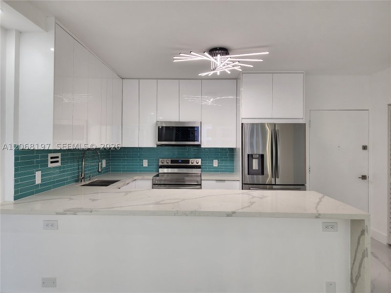 Apartment for rent at Alexander Towers 716