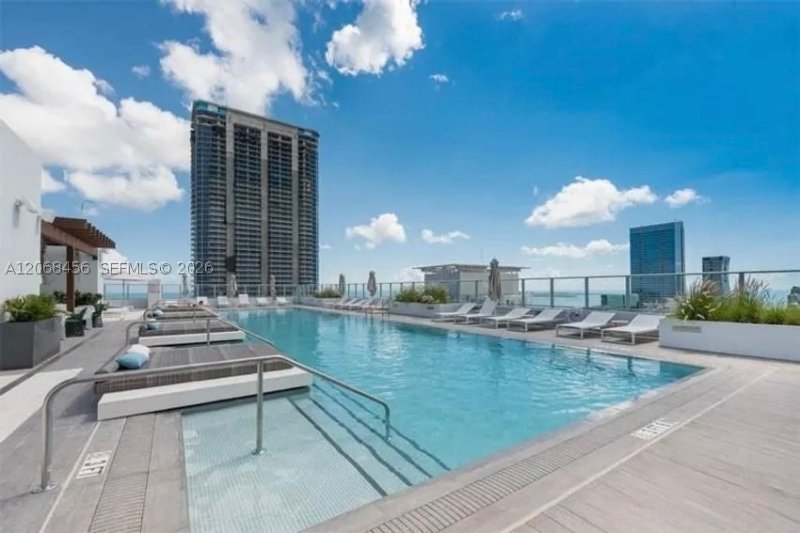 Comprar apartamento en Brickell Ten 1810