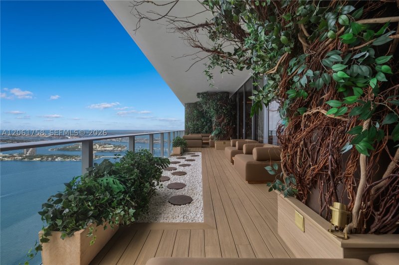 Alquiler de apartamento en Aria Reserve Miami PH-5902