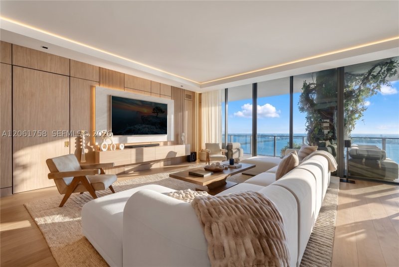 Alquiler de apartamento en Aria Reserve Miami PH-5902