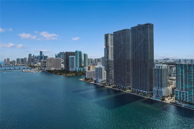 Alquiler de apartamento en Aria Reserve Miami PH-5902