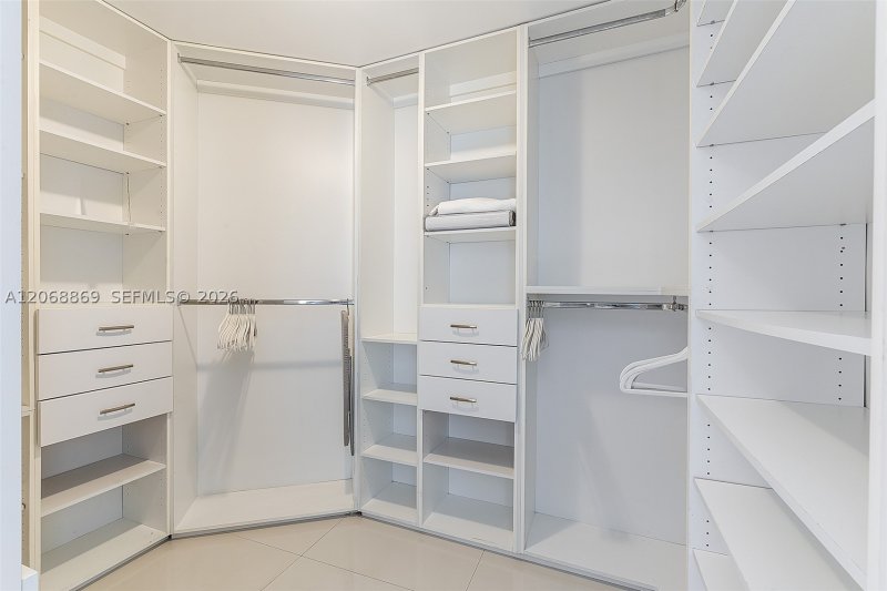 Apartment for rent at Paramount Bay 2105