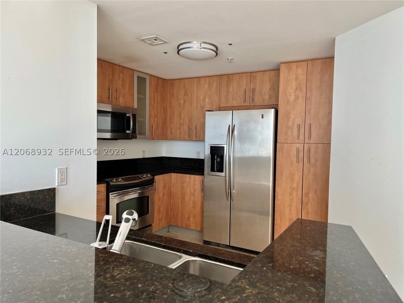 Apartment for rent at 360 Condominium West 608