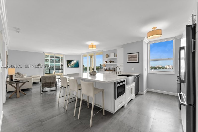 Comprar apartamento no Yacht Club at Portofino 1102
