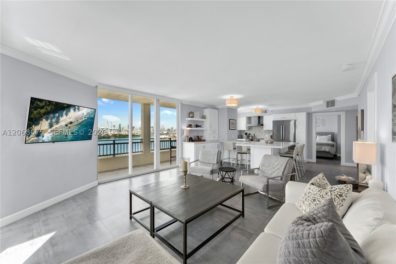 Comprar apartamento no Yacht Club at Portofino 1102