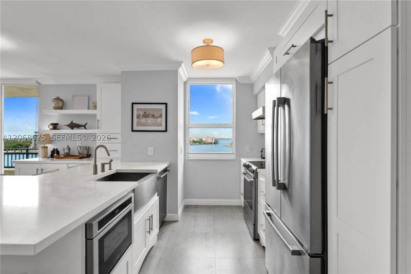 Comprar apartamento no Yacht Club at Portofino 1102