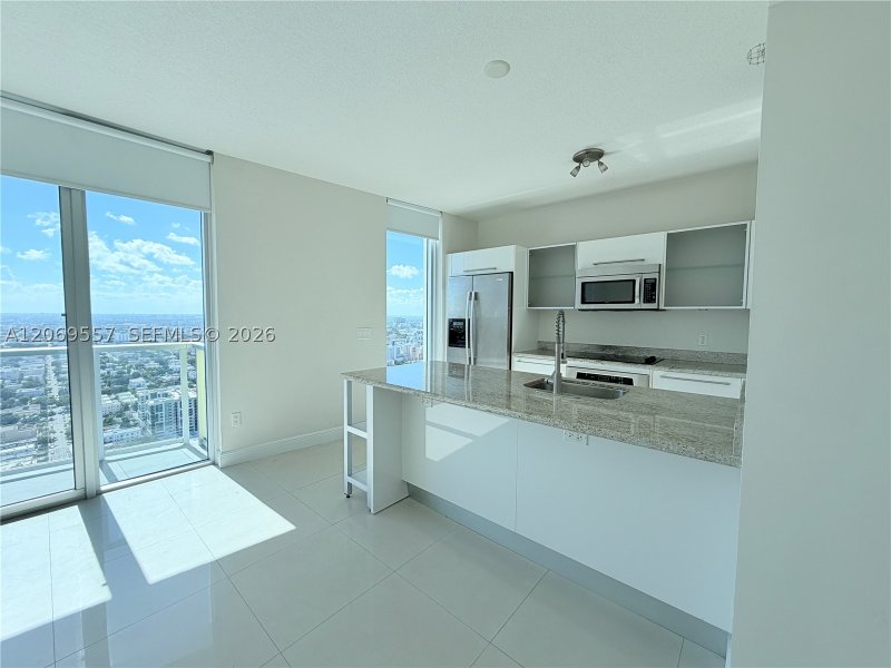 Comprar apartamento no Latitude On The River 4100