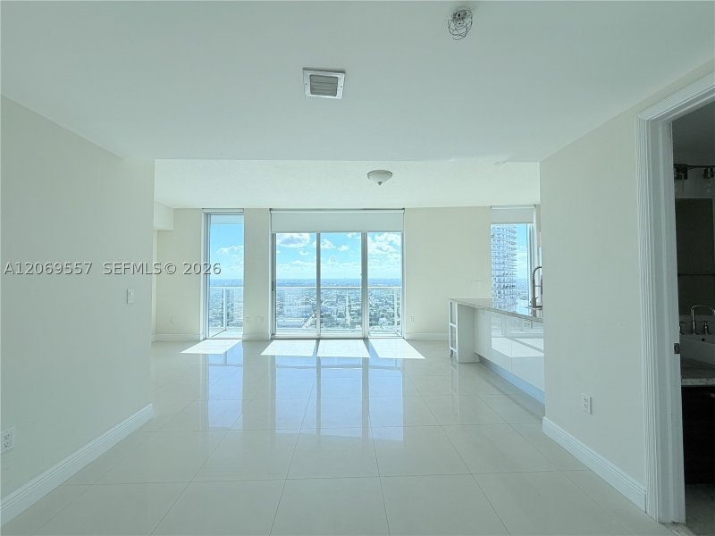 Comprar apartamento no Latitude On The River 4100