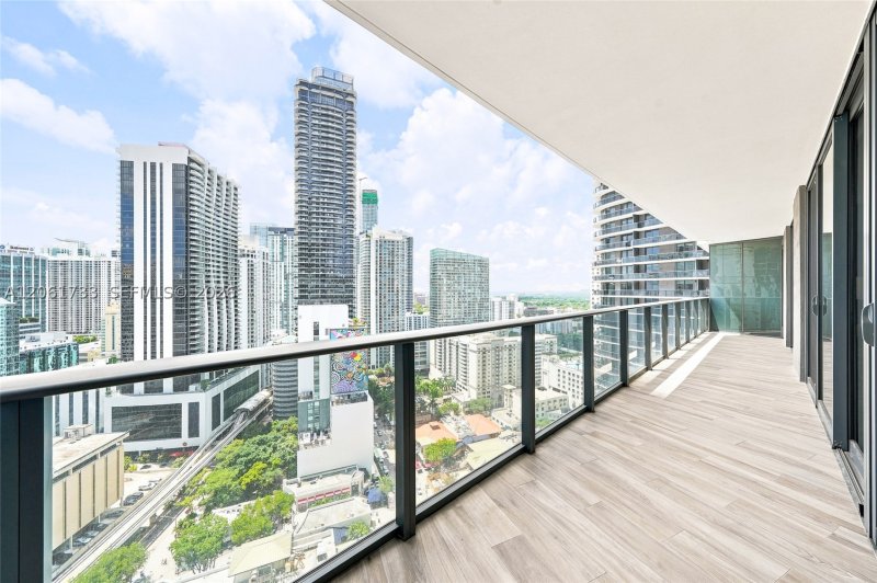 SLS Lux Brickell Apt #2502