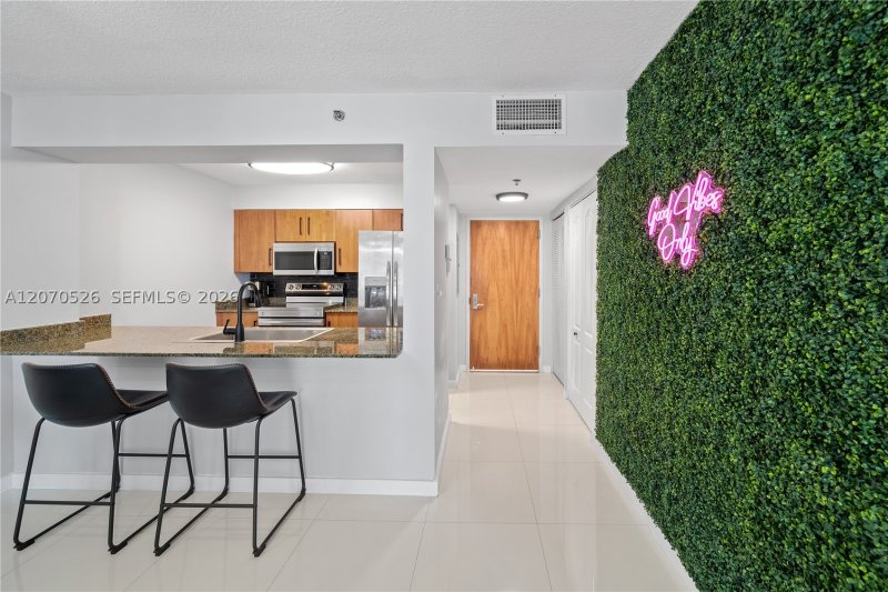 Comprar apartamento no The Club At Brickell Bay 2205