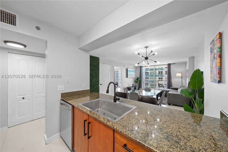 Comprar apartamento no The Club At Brickell Bay 2205