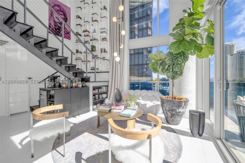 Apartment for rent at Epic Miami 309