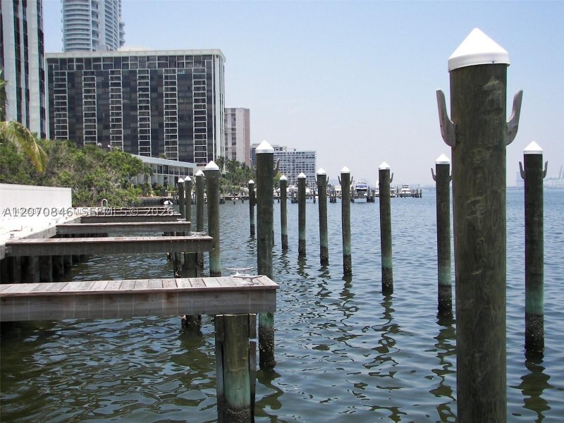 Apartment for rent at Skyline On Brickell 1002