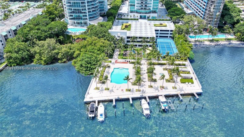 Apartment for rent at Skyline On Brickell 1002