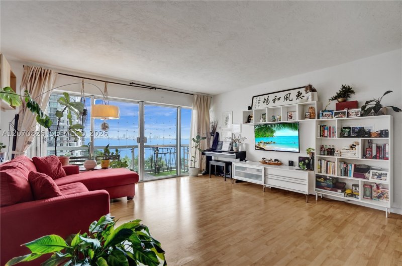 Condo for sale at Brickell Townhouse 8E