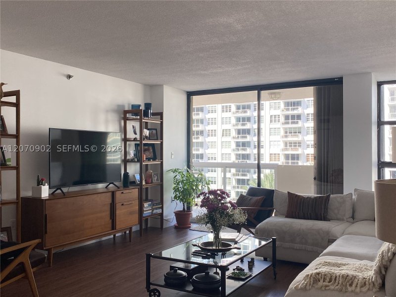 Alquiler de apartamento en L`Excellence 703