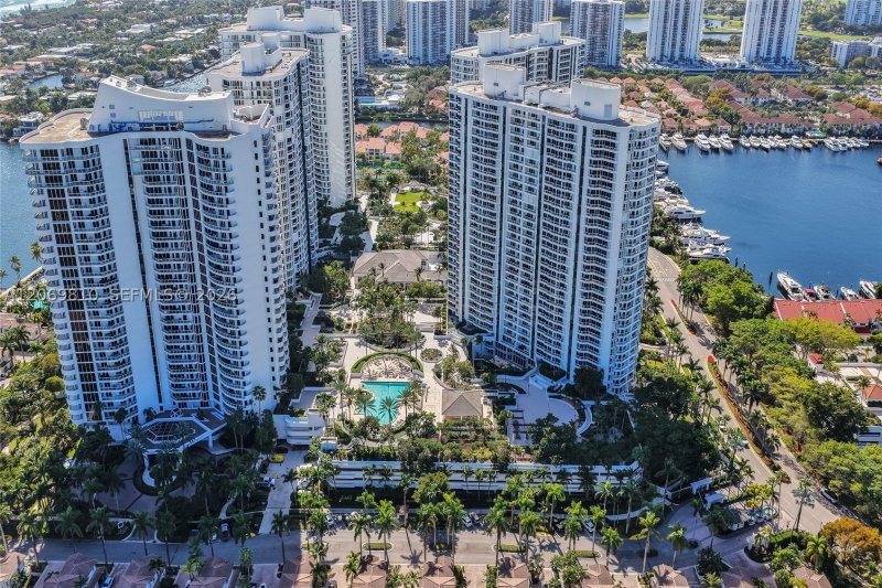 Comprar apartamento en North Tower at The Point 2310