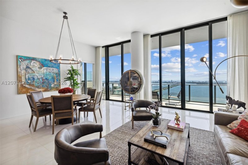 Comprar apartamento no Gran Paraiso PH5303