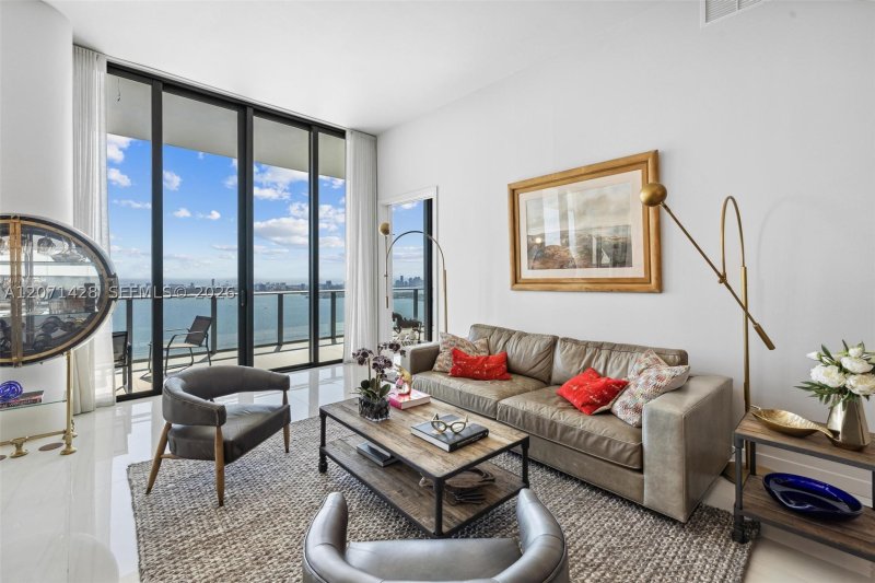 Comprar apartamento no Gran Paraiso PH5303