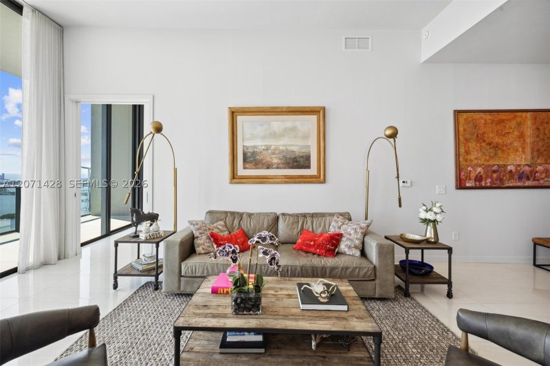 Comprar apartamento no Gran Paraiso PH5303