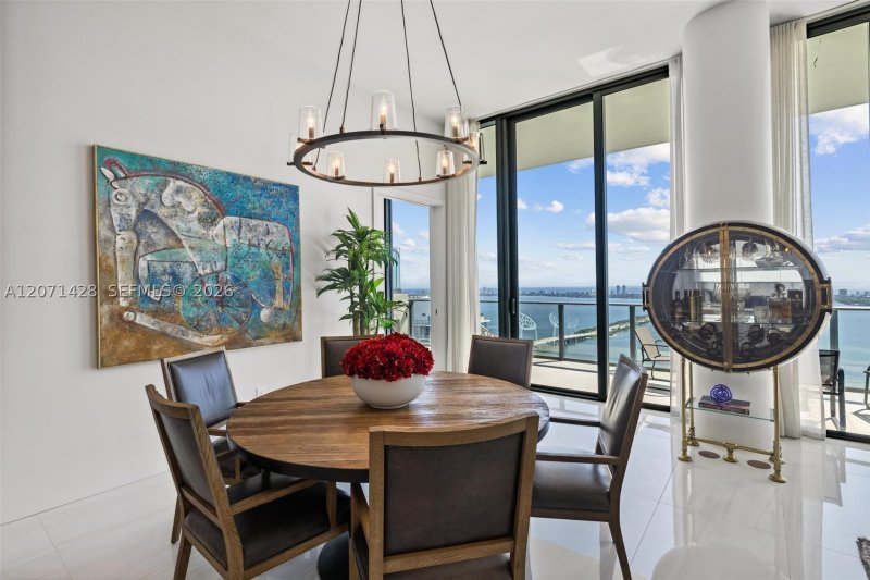 Comprar apartamento no Gran Paraiso PH5303
