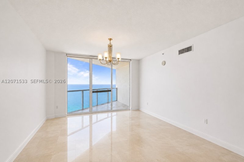 Aluguel de apartamento no La Perla 3604