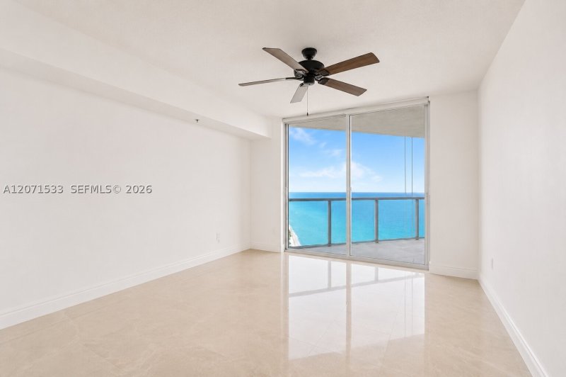 Aluguel de apartamento no La Perla 3604
