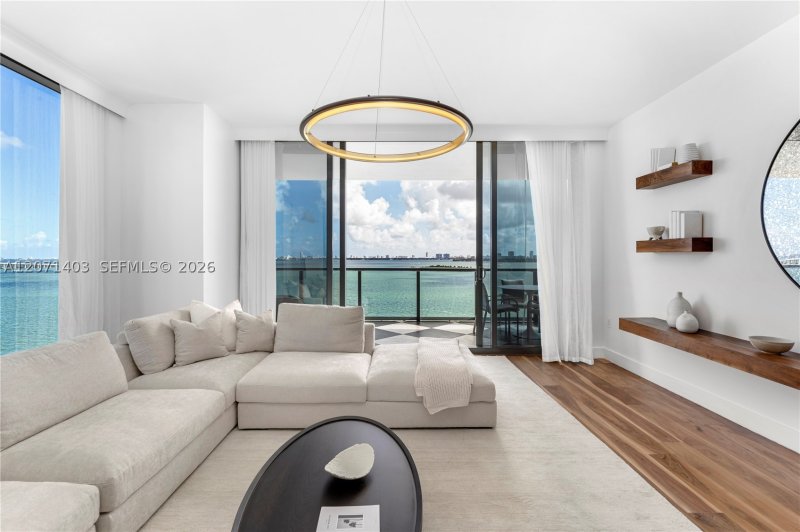 Apartment for rent at Elysee Miami 902