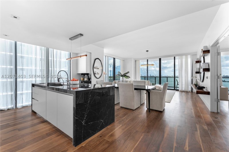 Apartment for rent at Elysee Miami 902