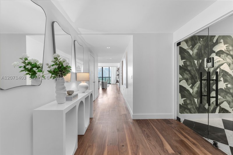 Apartment for rent at Elysee Miami 902