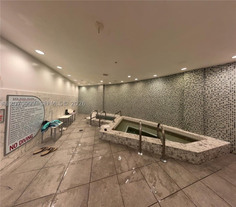 Comprar apartamento no Vizcayne Everglades On The Bay 3106