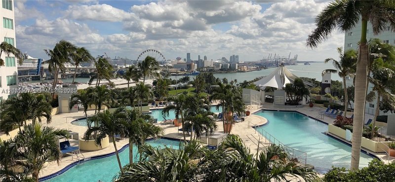 Comprar apartamento no Vizcayne Everglades On The Bay 3106